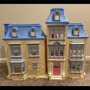 Fisher Price Happy Family Dollhouse!